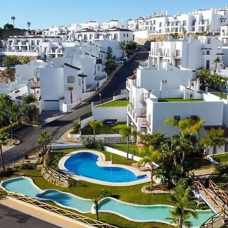 Sunny-paradise-getaway-spa-321 Apartment